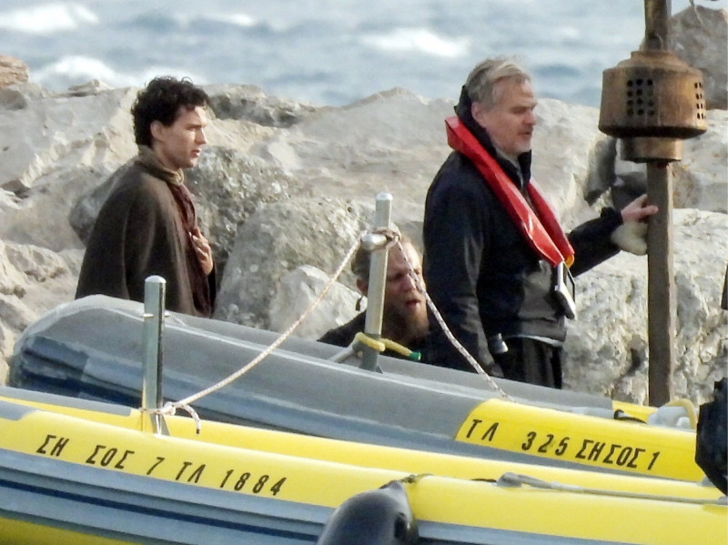 克里斯多夫諾蘭（右）先前被外媒拍到，和湯姆霍蘭德在希臘拍攝《奧德賽》。（達志影像）