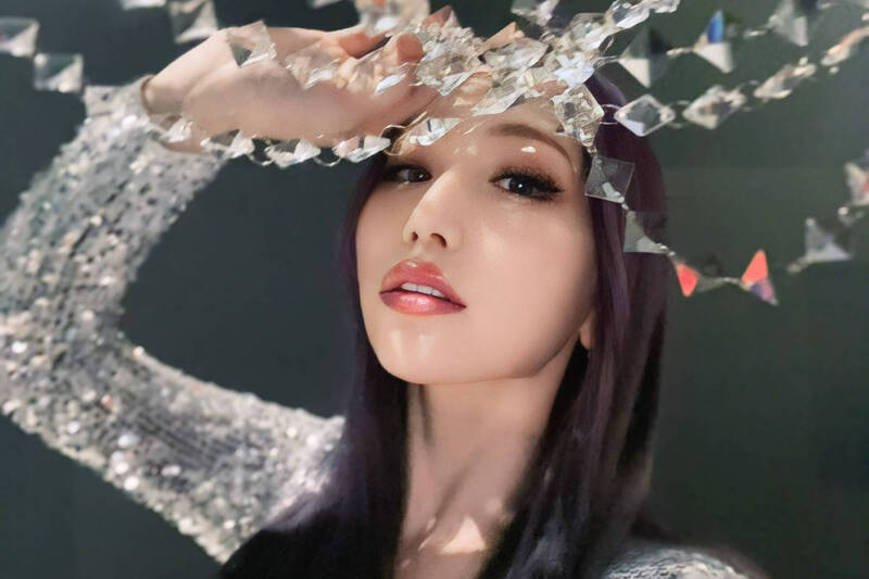 日本AV女優佐山愛今年初宣布即將引退。（翻攝自X）