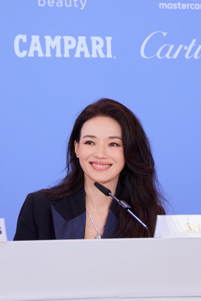 《女孩》舒淇在國際記者會上分享首度執導的心境。（甲上娛樂提供）