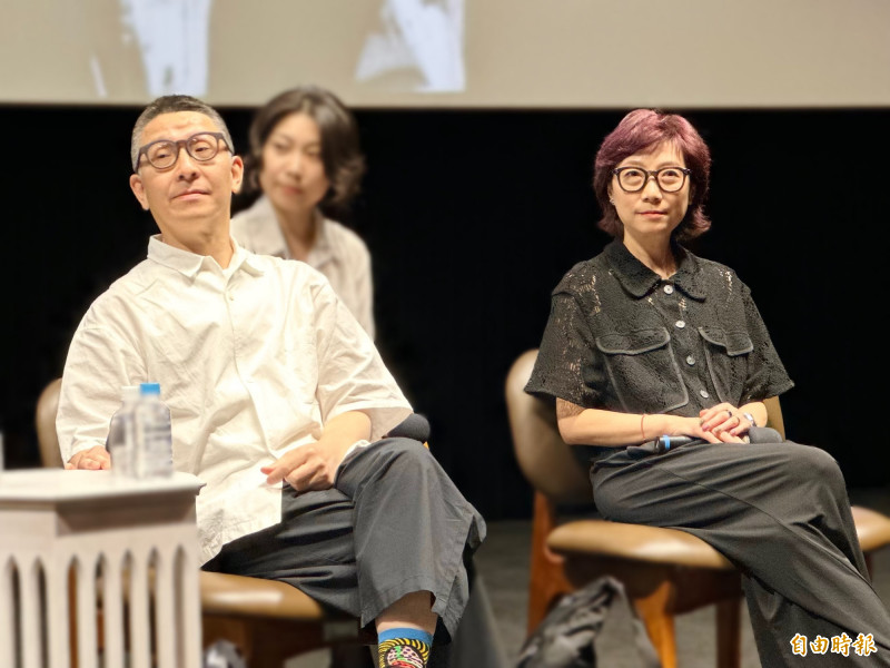 銀河映像總監朱淑儀（右）和金獎編劇游乃海出席《樹大招風》映後座談。（記者許世穎攝）