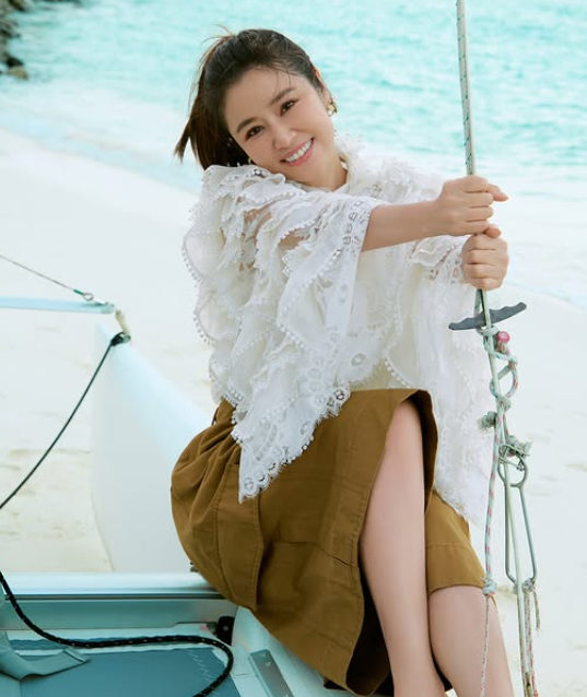 林心如很晚才生小孩，女兒出生的那刻，她心想「天啊！小海豚20歲的時候我都60歲了」，有種心酸的感覺。（翻攝自IG）