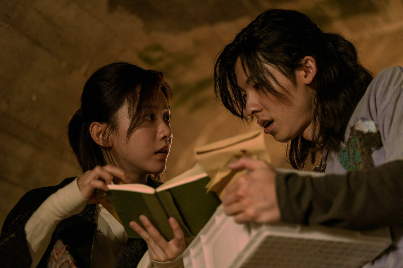 「他年她日特展」將展出薯仔（許光漢飾演）和安晴（袁澧林飾演）的醫療筆記。（甲上娛樂提供）