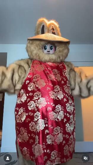 BP Lisa心靈蒙陰影 見真人版Labubu表情騙不了人 - 自由娛樂