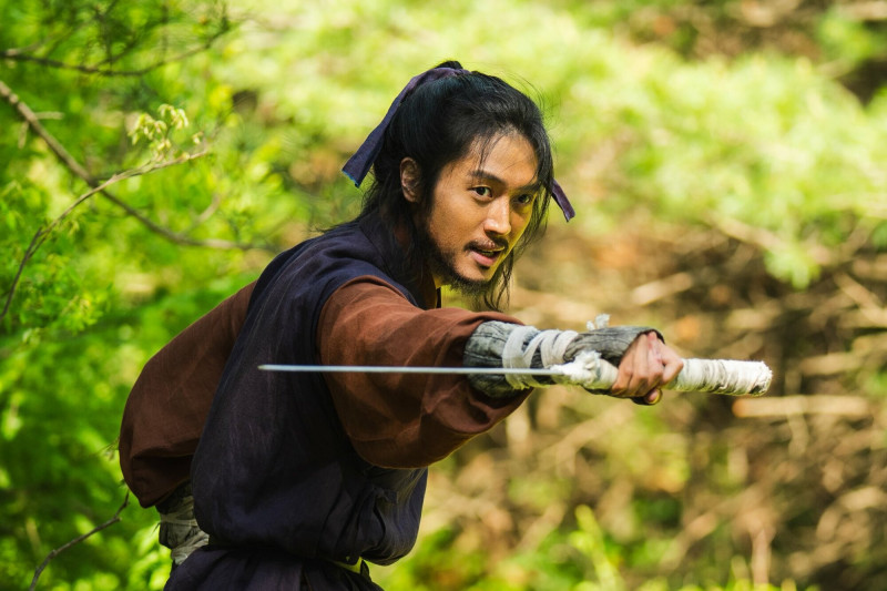 《暴君》「王的男人」孔吉圈粉!男神級反差藏超強魅力