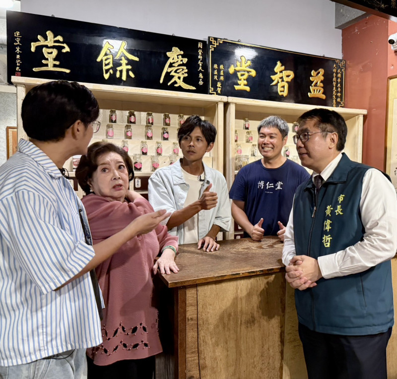 影后陳淑芳攜「鬧著玩」團隊 暢遊台南展現城市魅力