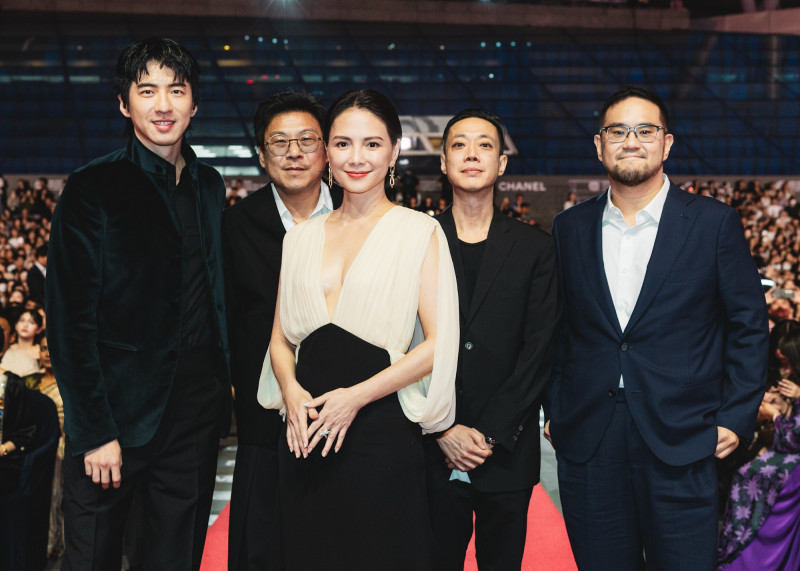 李心潔釜山影展美爆！親眼見師父張艾嘉拿獎  激動喊：差點忍不住眼淚