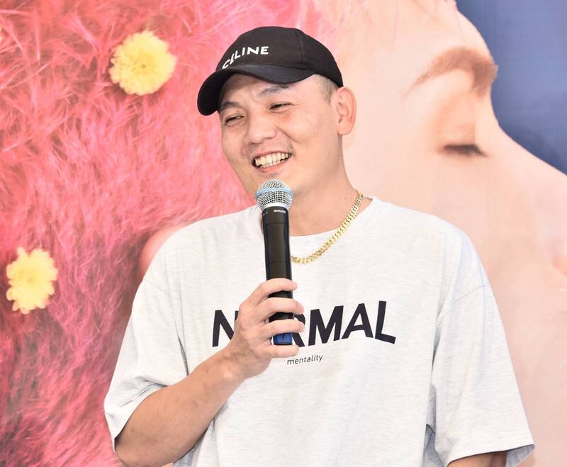 玖壹壹春風看電影還分心偷瞄隔壁妹！目睹補妝全紀錄笑翻粉絲