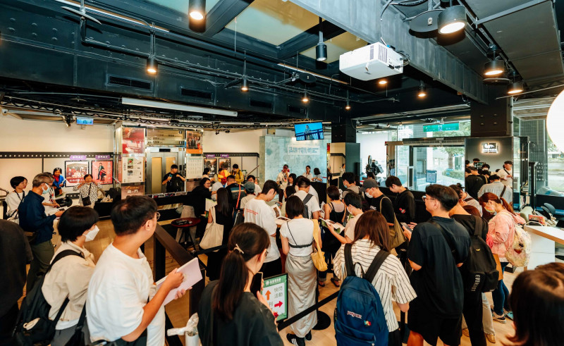 2025高雄電影節選片指南，現場滿滿影迷。（高雄電影節提供）