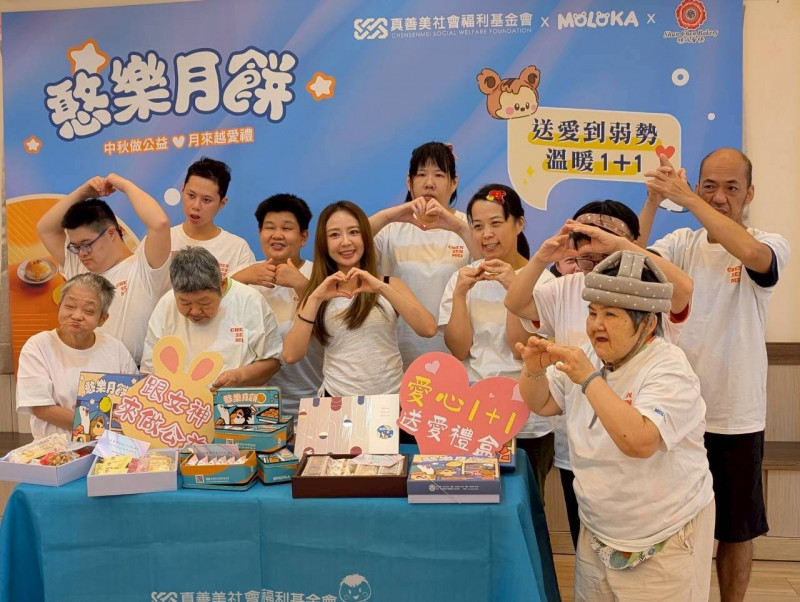 賴薇如雙重身分中秋送愛 甜曝老公硬派夫妻互補
