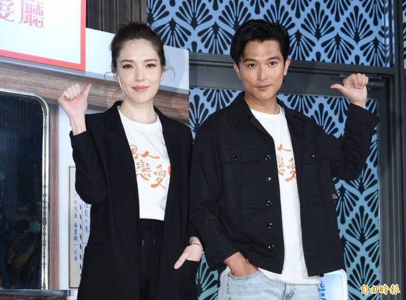 許瑋甯（左）、邱澤夫妻倆升格父母後生活依舊甜蜜。（資料照，記者陳逸寬攝）