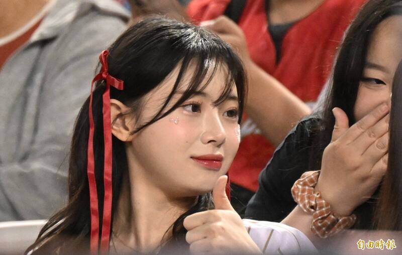 韓籍啦啦隊女神金娜妍出車禍 嘆:還有多少好事發生