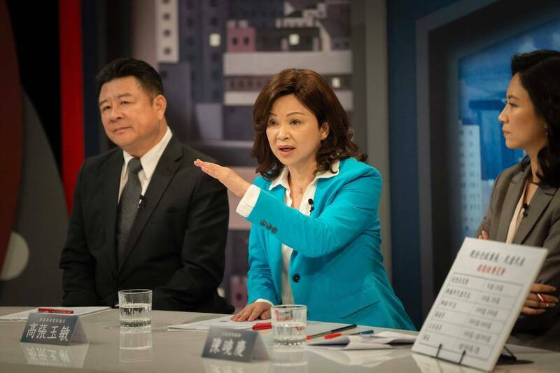 楊貴媚在《我們與惡的距離II》飾演的高張玉敏積極參選縣長。（CATCHPLAY+、公視、大慕可可提供）