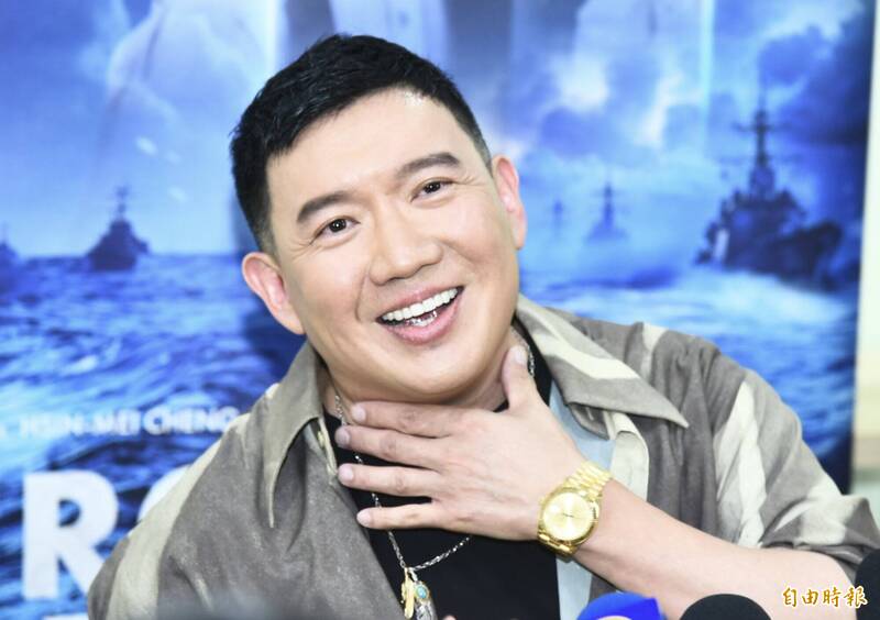 杜汶澤模仿吳慷仁捲舌音後大喊好累。（記者陳奕全攝）