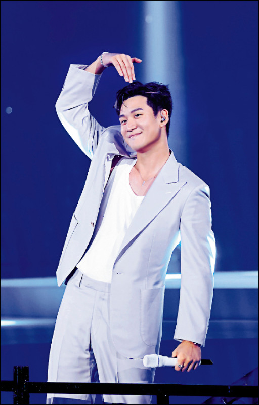 周興哲首場抱病開唱，昨晚唱功回復，台下不時尖叫。（星空飛騰提供）