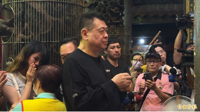 (影)于朦朧託夢訴冤!孫德榮法會現場公布錄音:他叫我爸爸