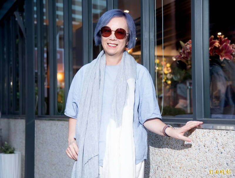 熊美玲「療癒」自我也「聊癒」聽眾。（記者陳奕全攝）