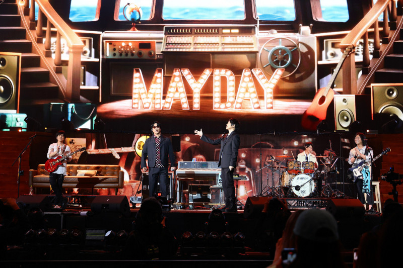 五月天邀請蕭煌奇擔任嘉賓。（相信音樂提供）