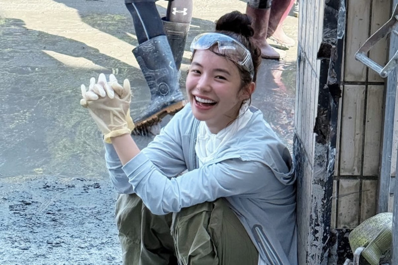 李多慧捐30萬賑災又現身花蓮助清淤。（翻攝自IG）