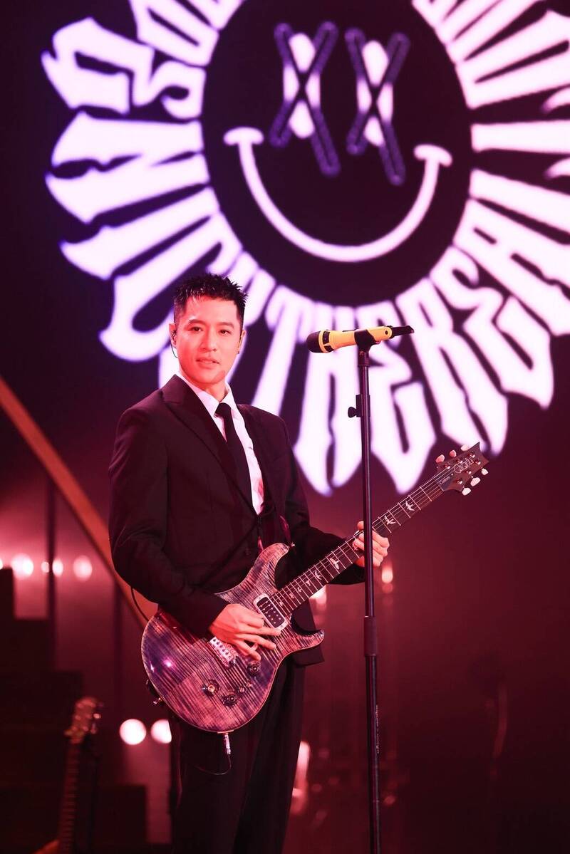 周湯豪帶著全新搖滾概念專輯《LOVE RAGE HOPE》首次來到超犀利趴。（相信音樂提供）