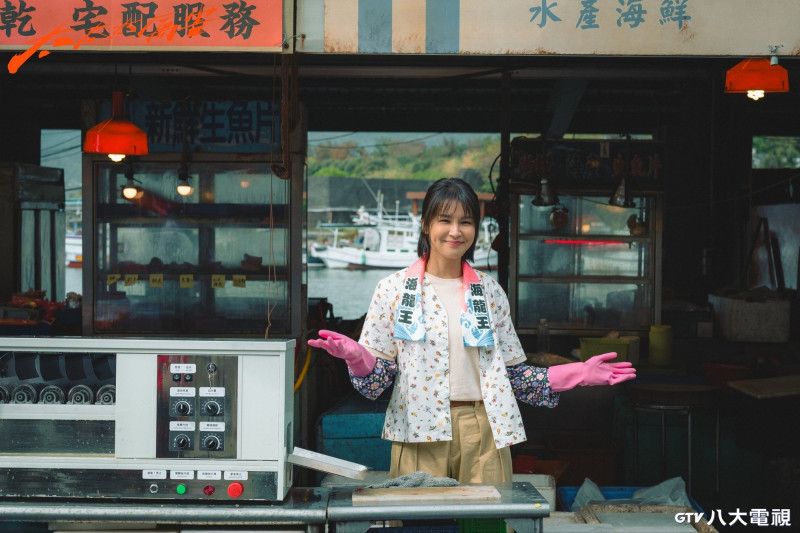 曾沛慈在《太太太厲害》飾演一本正經當特務，卻常常成為搞笑擔當。（鹿路電影提供）