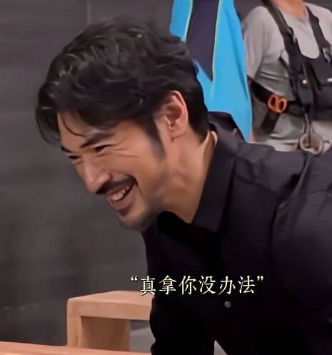 金城武謝謝「帥哥」杜德偉貼心提醒。　（翻攝自YouTube）