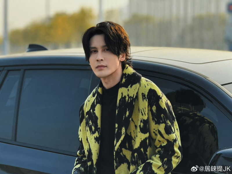 居來提痛失好友于朦朧。（翻攝微博）