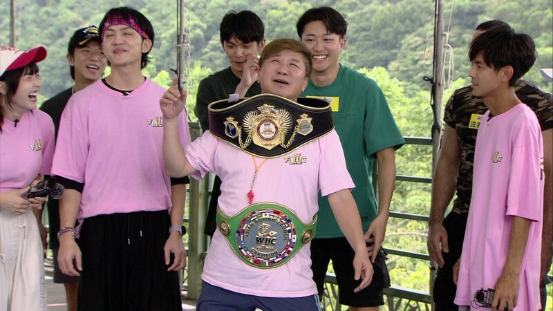 胡瓜爆被砍1集25萬元主持費 動念辭《綜藝大集合》不續約民視