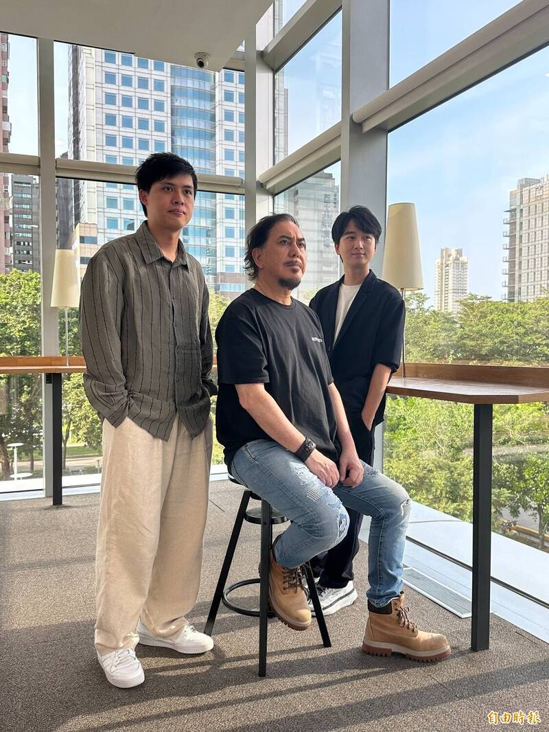 《不赦之罪》導演林善（左起）、男主角黃秋生、導演譚善揚一同接受專訪。（記者許世穎攝）