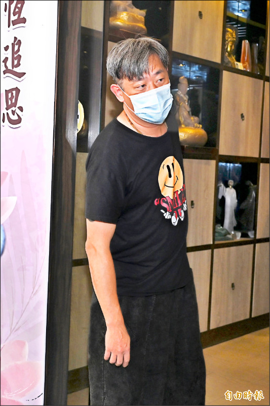 顏正國冥誕入殮遺願曝光      親舅任長彬靈堂致意