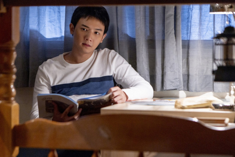 謝展榮飾演的成年後的「博葦」角色。（大愛提供）