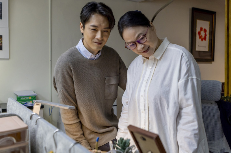 吳政勳在劇中飾演陸小芬兒子「謝鎮蔚」。（大愛提供）
