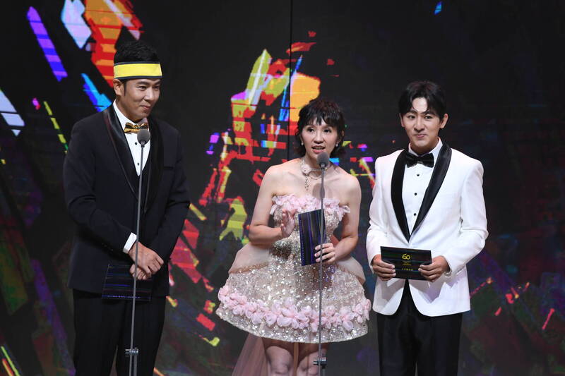 頒獎人（左起）香蕉哥哥、草莓姐姐、柳丁哥哥。（三立提供）