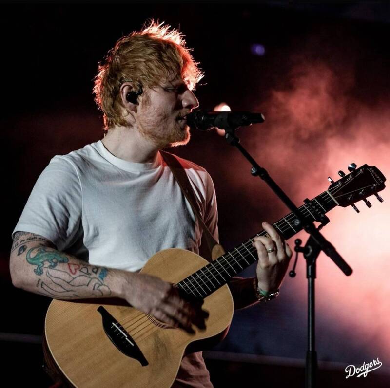 紅髮艾德透過社群才知道泰勒絲訂婚的消息。（翻攝IG）