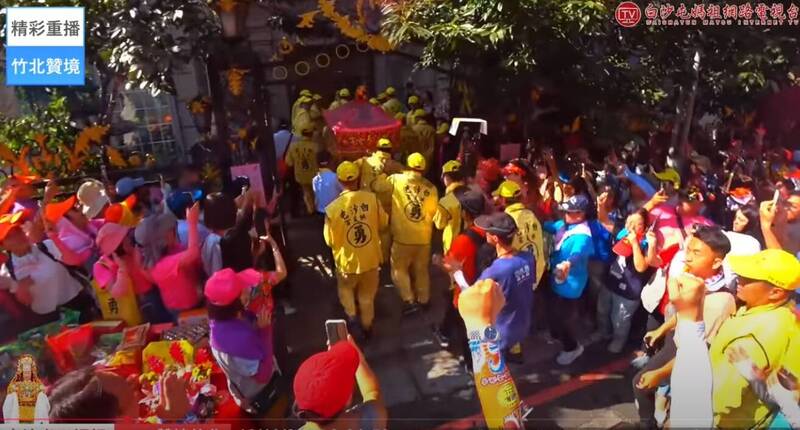 媽祖進入胡漢龑5億豪宅。（翻攝YT）