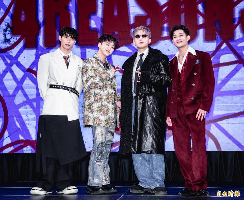 U:NUS經過很多磨練，蔡承祐（左1）透露高胥崴（右1）不太會表達感受。（記者王文麟攝）