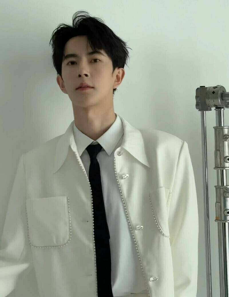 9月11日傳出于朦朧墜樓身亡消息。（翻攝自微博）