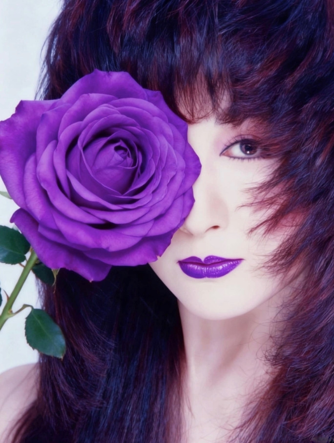 「一代女皇」潘迎紫回朝 現身金鐘60頒獎