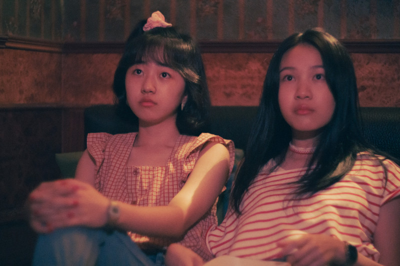 白小櫻（左）、林品彤在《女孩》中合作。（甲上娛樂提供）