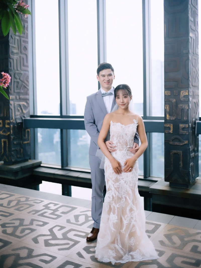 蔡佩軒和老公回到新加坡舉辦婚禮。（翻攝自臉書）