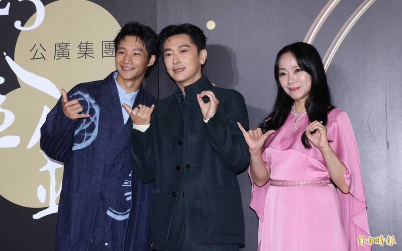 黃冠智（左起）、施名帥、范瑞君出席公廣集團茶會。（記者潘少棠攝）