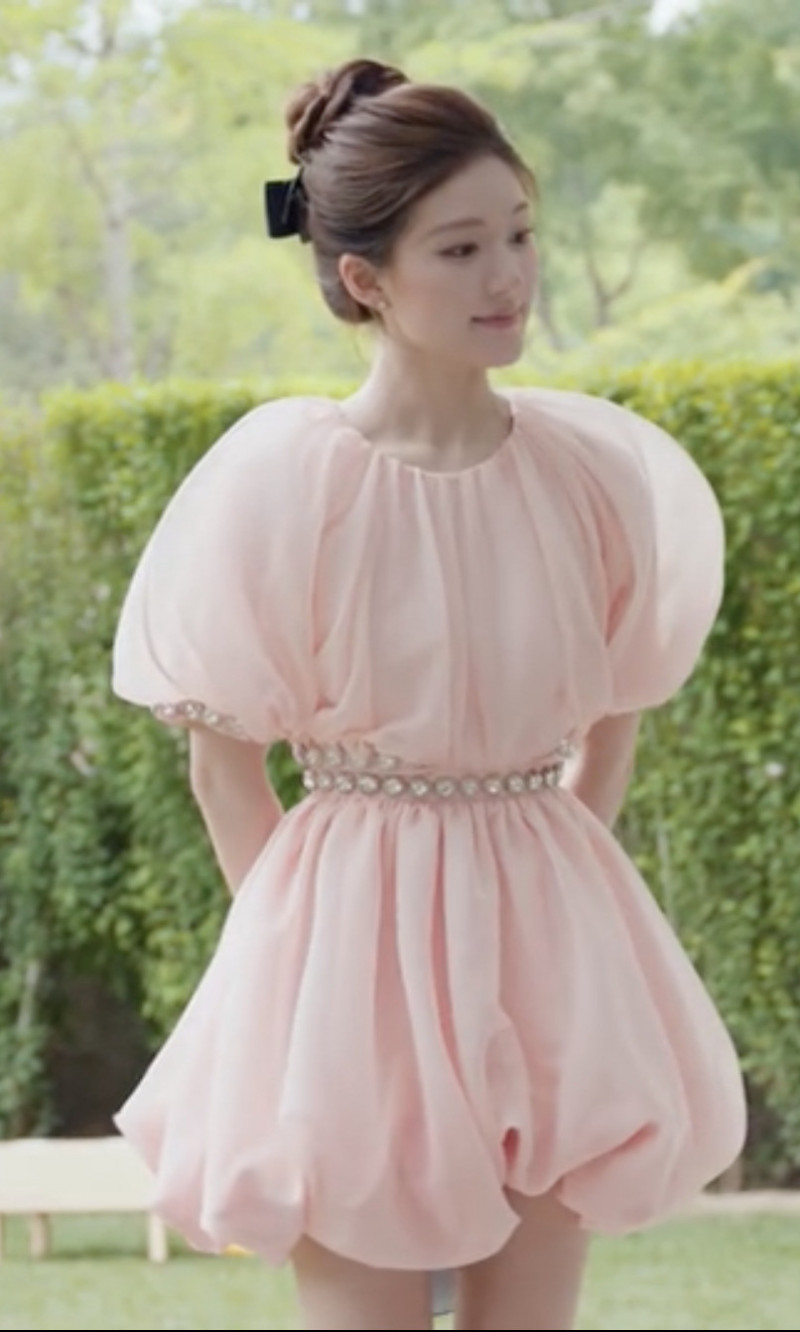 知名化妝師楊一林表示，趙露思在《許我耀眼》中的最動人的是「戀愛妝」。（翻攝自網路）