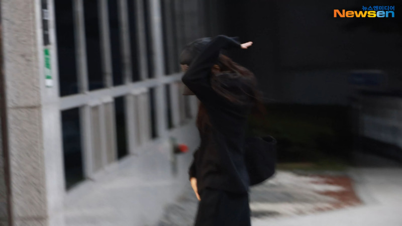 BLACKPINK的Jennie身穿全身黑。（뉴스엔·Newsen YouTube）