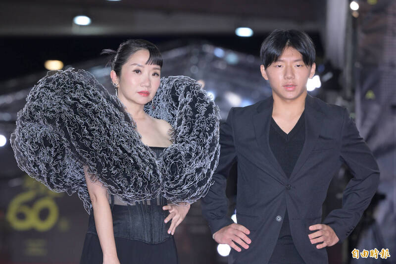 金鐘60》陶晶瑩壓軸攜帥兒登場！全場驚呼：李李仁翻版