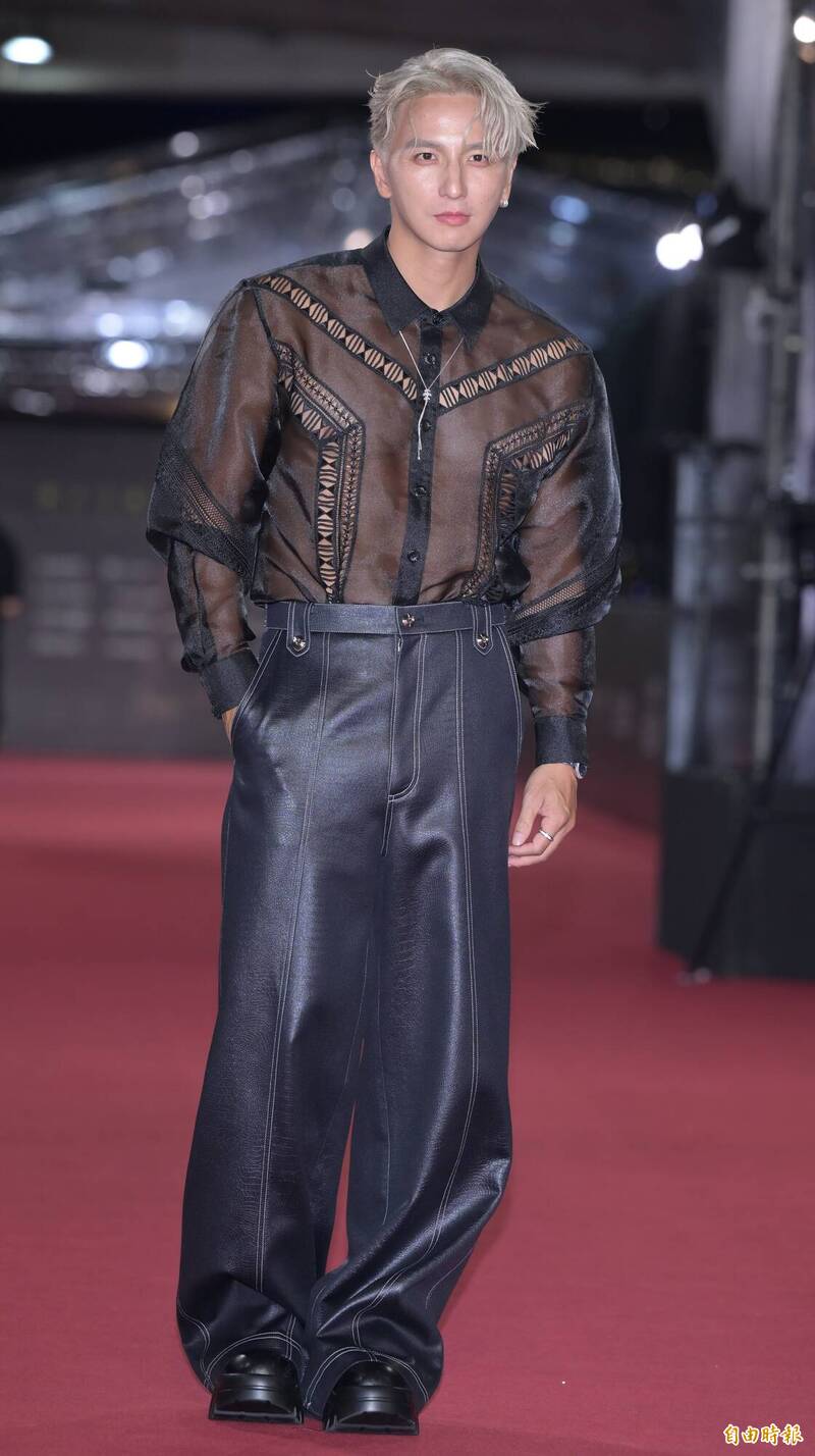 小煜走兩趟紅毯。（新聞攝影組攝）