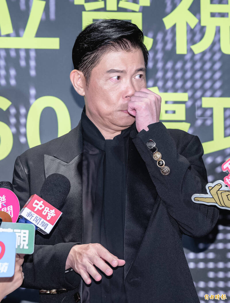 金鐘60》康熙合體超感人!曾國城「謎之冷笑」聳肩挨批沒風度