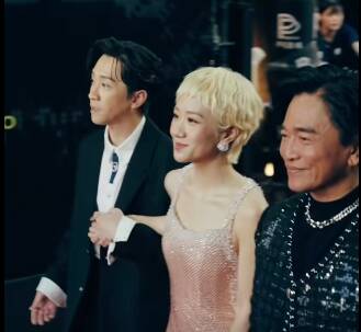 金鐘獎頒獎典禮上陳漢典（左起）、Lulu、吳宗憲三人一起走紅毯。（翻攝自臉書）