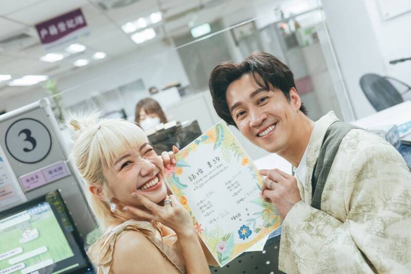 Lulu（左）、陳漢典登記結婚了！（天地合娛樂提供）