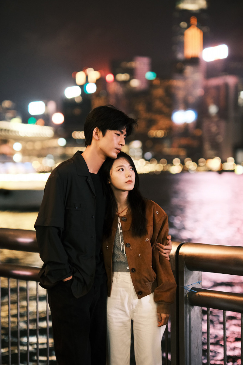 張凌赫（左）、趙今麥（右）二搭在《櫻桃琥珀》擦出絕佳CP感。（愛爾達電視提供）