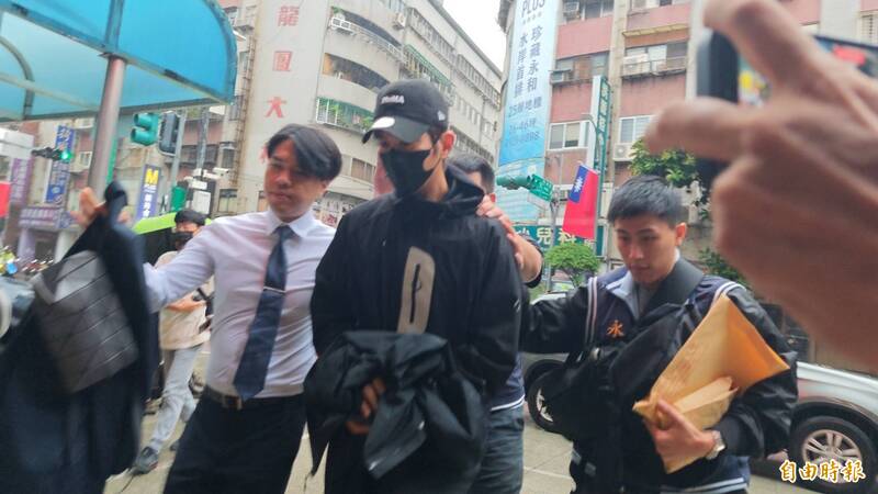 警澄清未當孩子面上銬!修杰楷服替代役是因槍手「血壓不夠高」