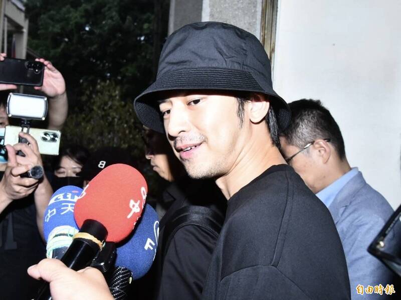 男星陳柏霖以50萬元交保。（記者陳奕全攝）